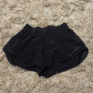 Black Lululemon Hotty Hot II 2.5”